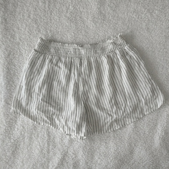 American Eagle Flowy Shorts (NEW) - Picture 2 of 4